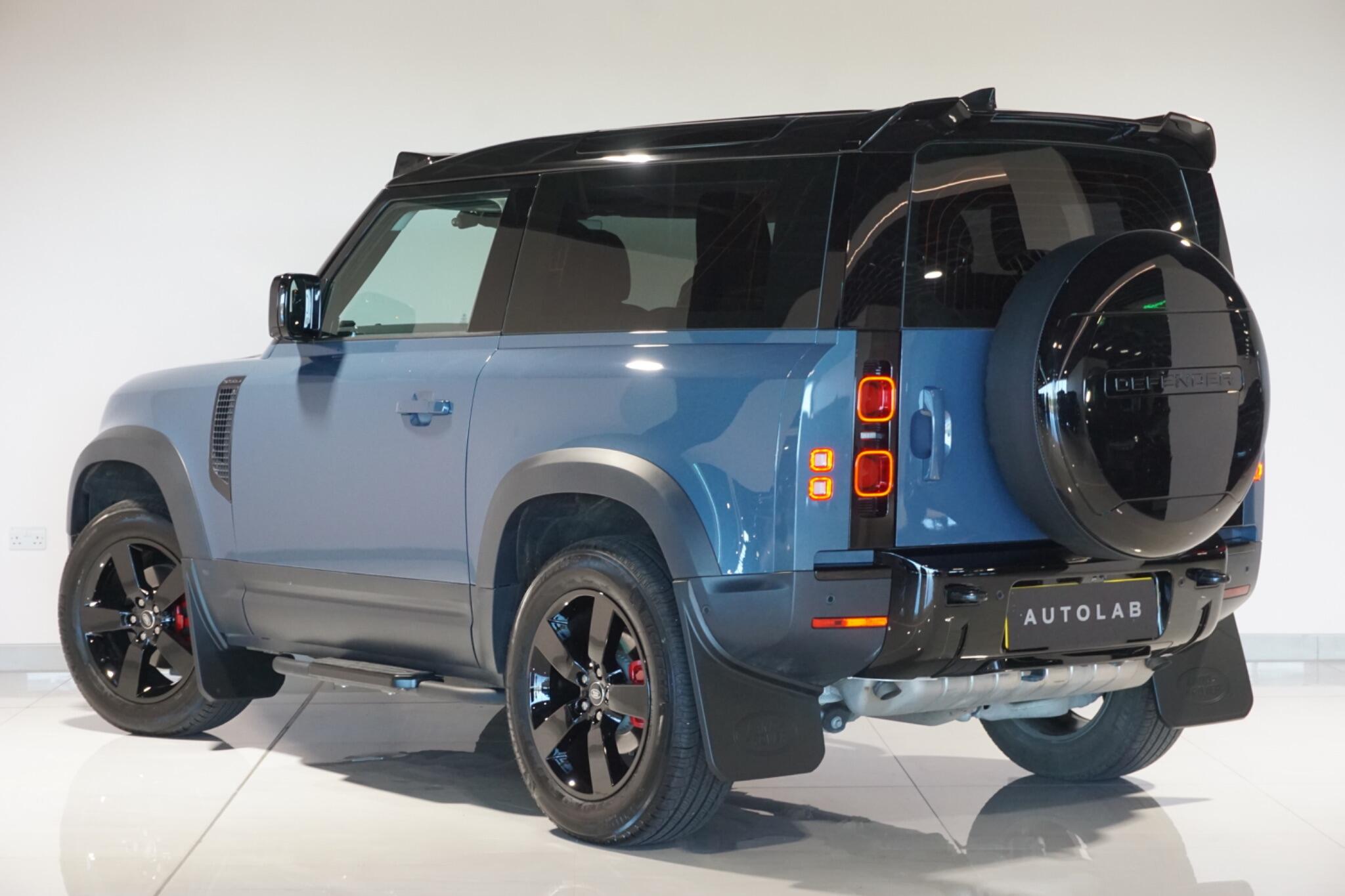 Land Rover Defender 90 2.0 P300 SE SUV 3dr Petrol Auto 4WD Euro 6 (s/s) (300 ps)